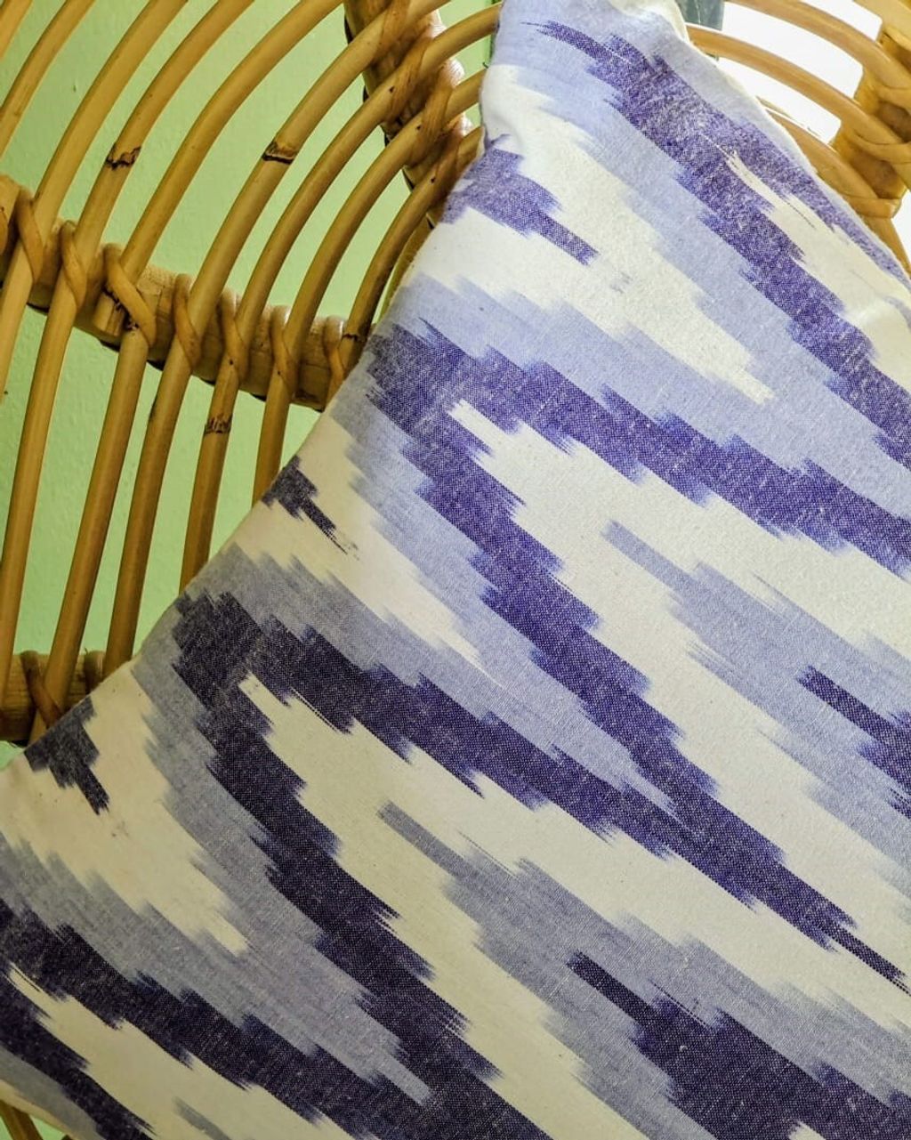 CC ikat chevron beige blue 45 diamond close