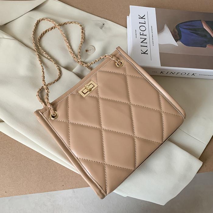 bbcd82b1f23749bcaff60b3024406a34~tplv-aphluv4xwc-origin-jpeg