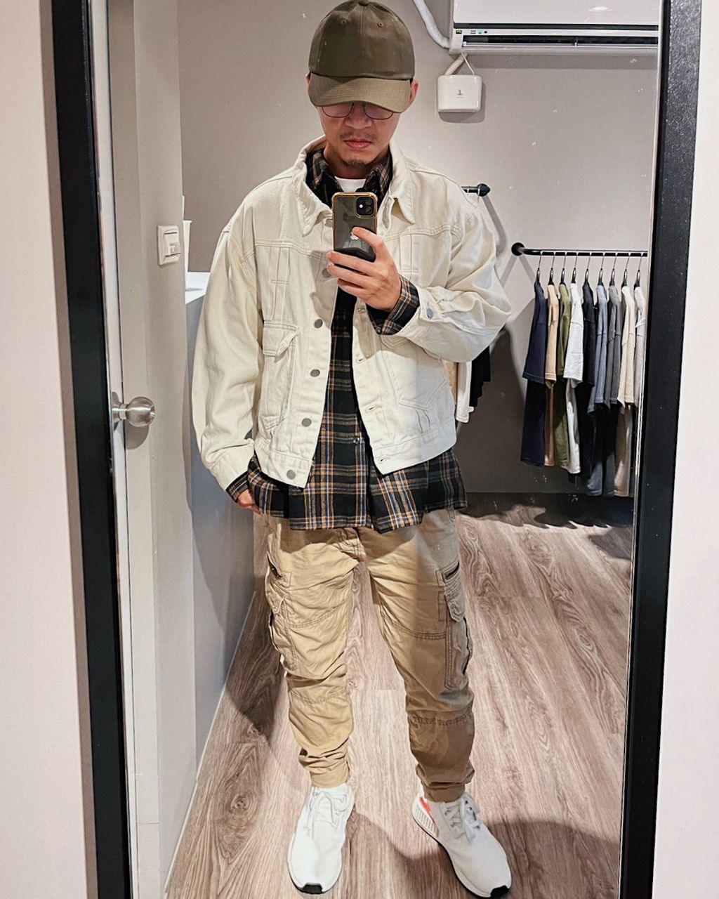 A86D1E5A-54EA-481E-8805-712E37639AA8