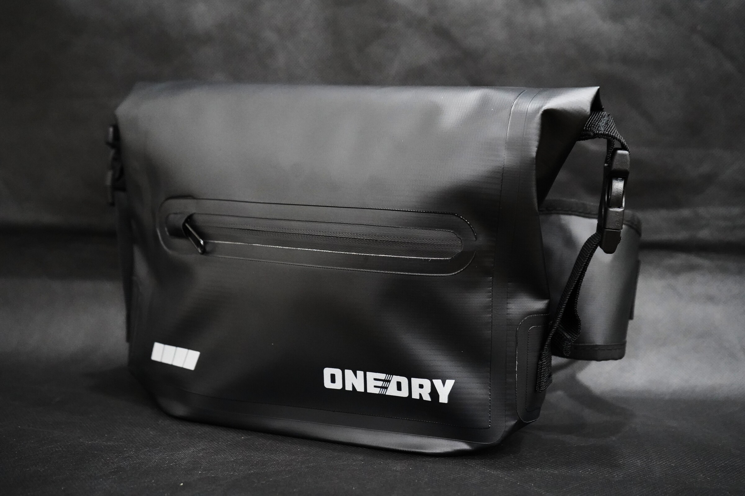 ONEDRY BOOST 1.0 WAIST BAG (BLACK) (2)