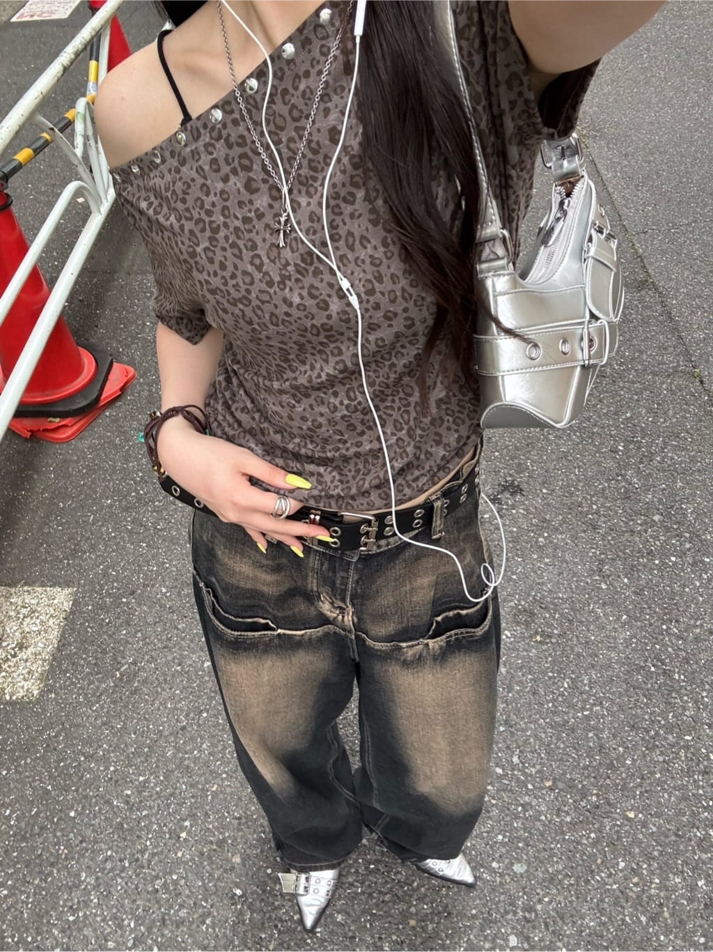 23