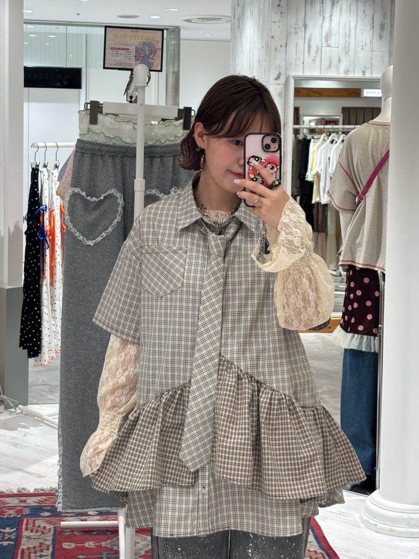 １６
