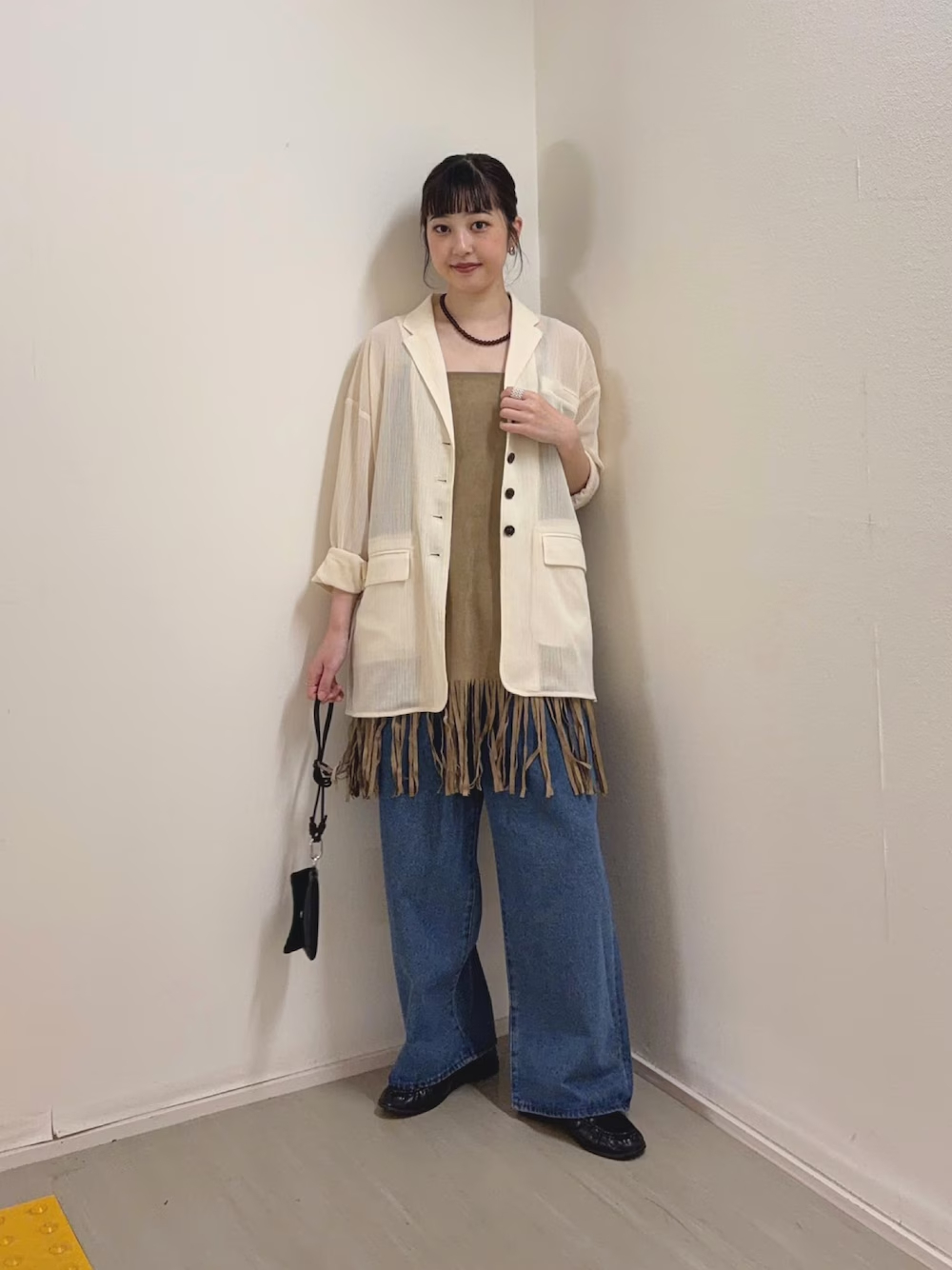 23