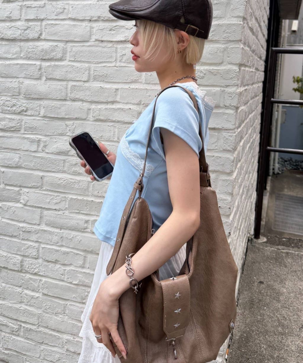 23