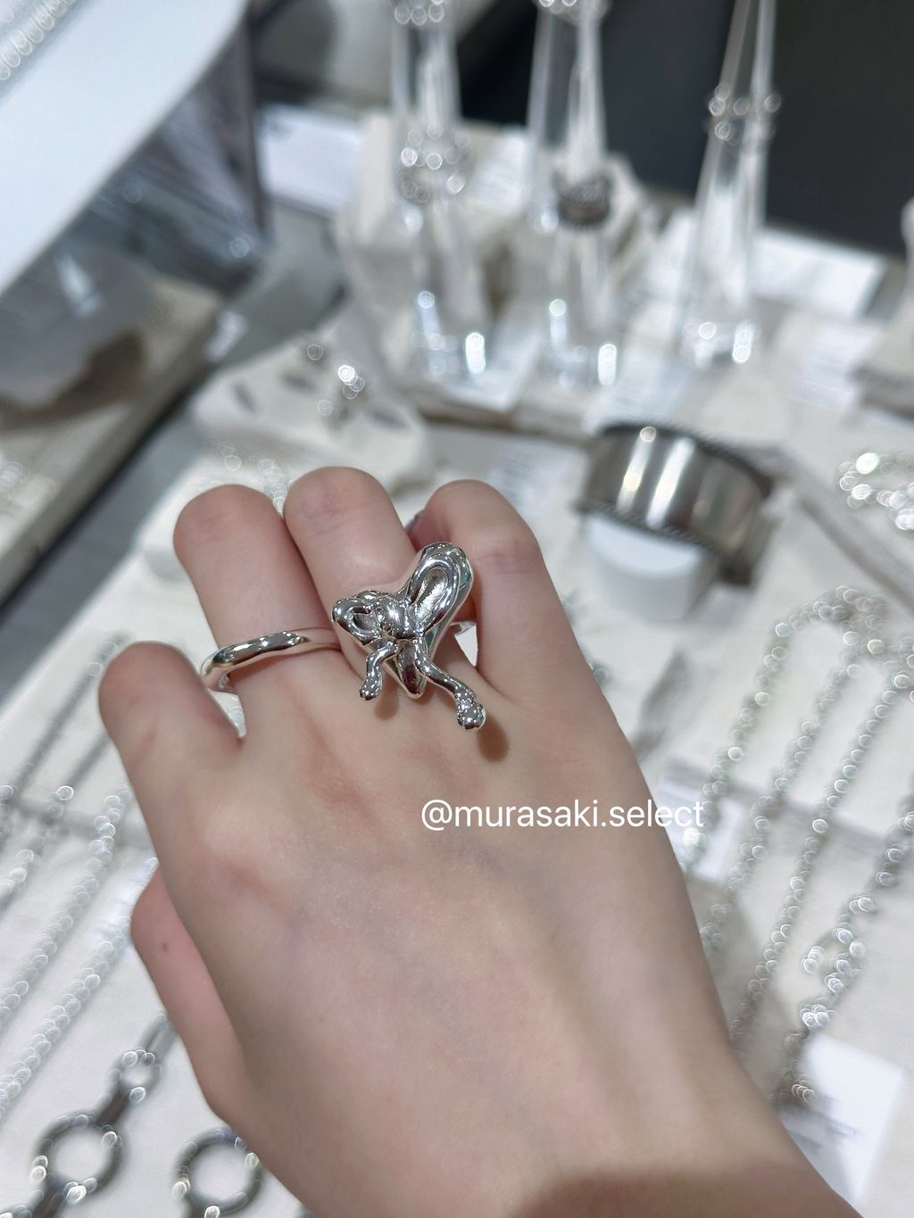 20C94FD3-1C49-4DB8-9356-C5A569F2B02E