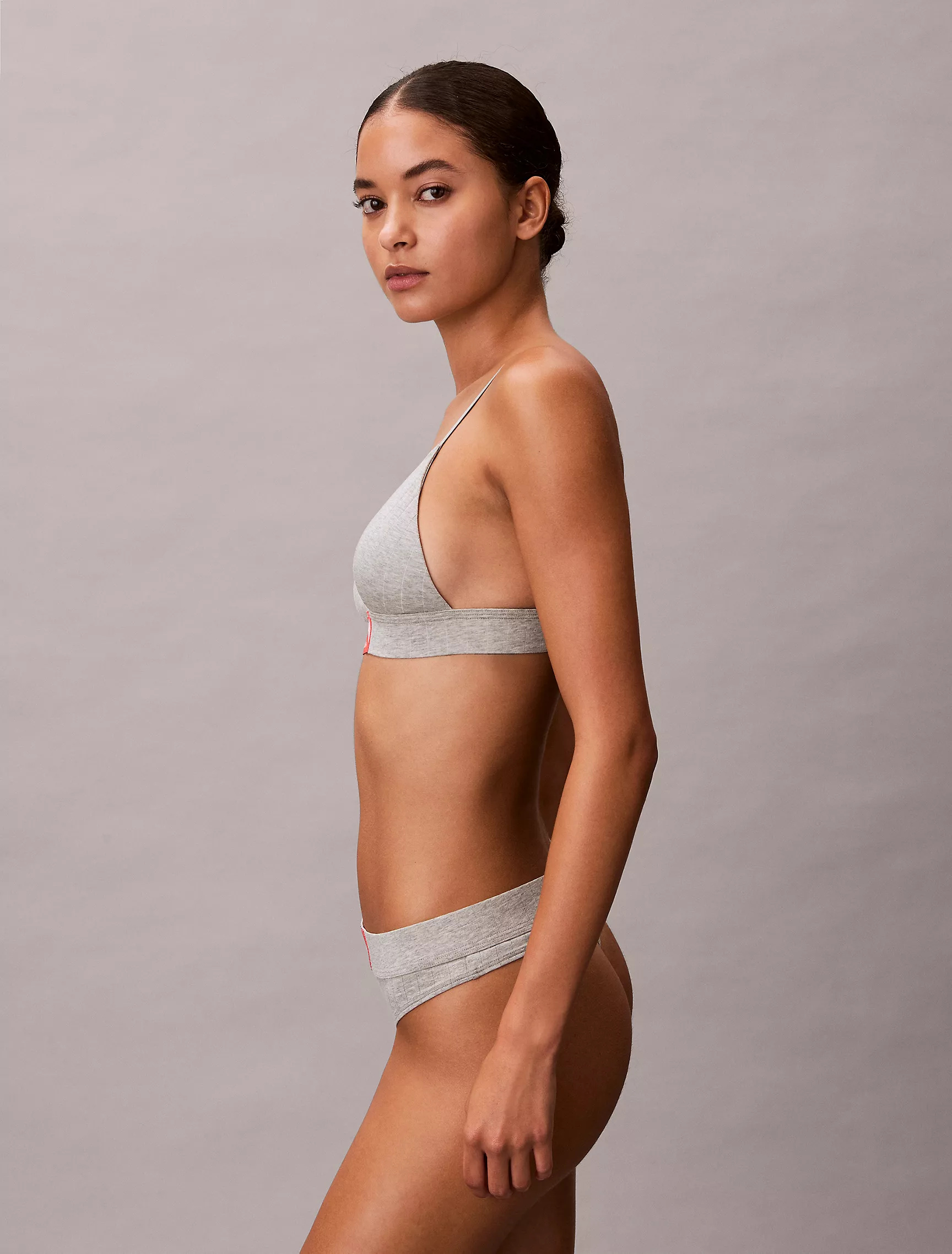 QF8886_P7A_alternate3