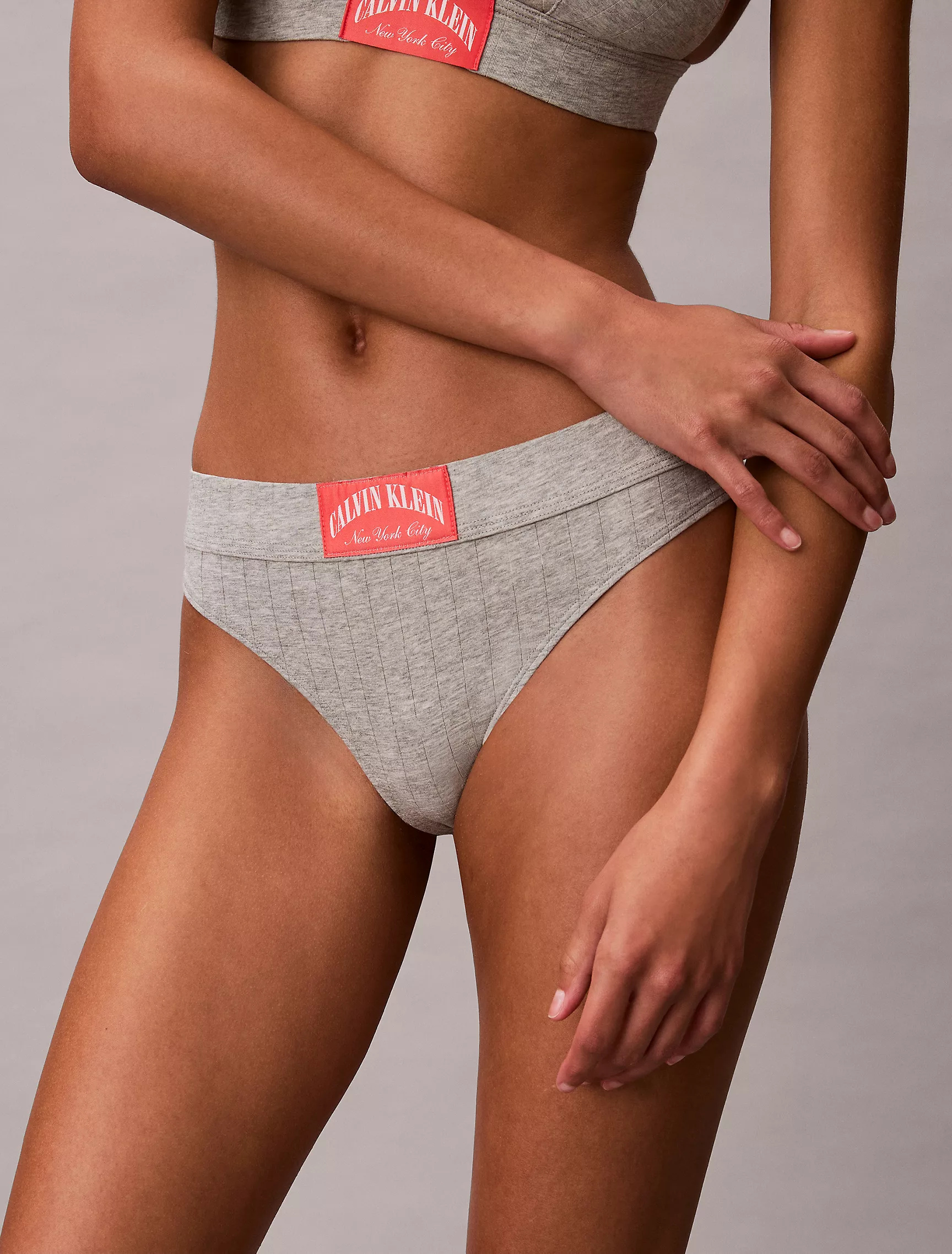 QF8711_P7A_alternate2