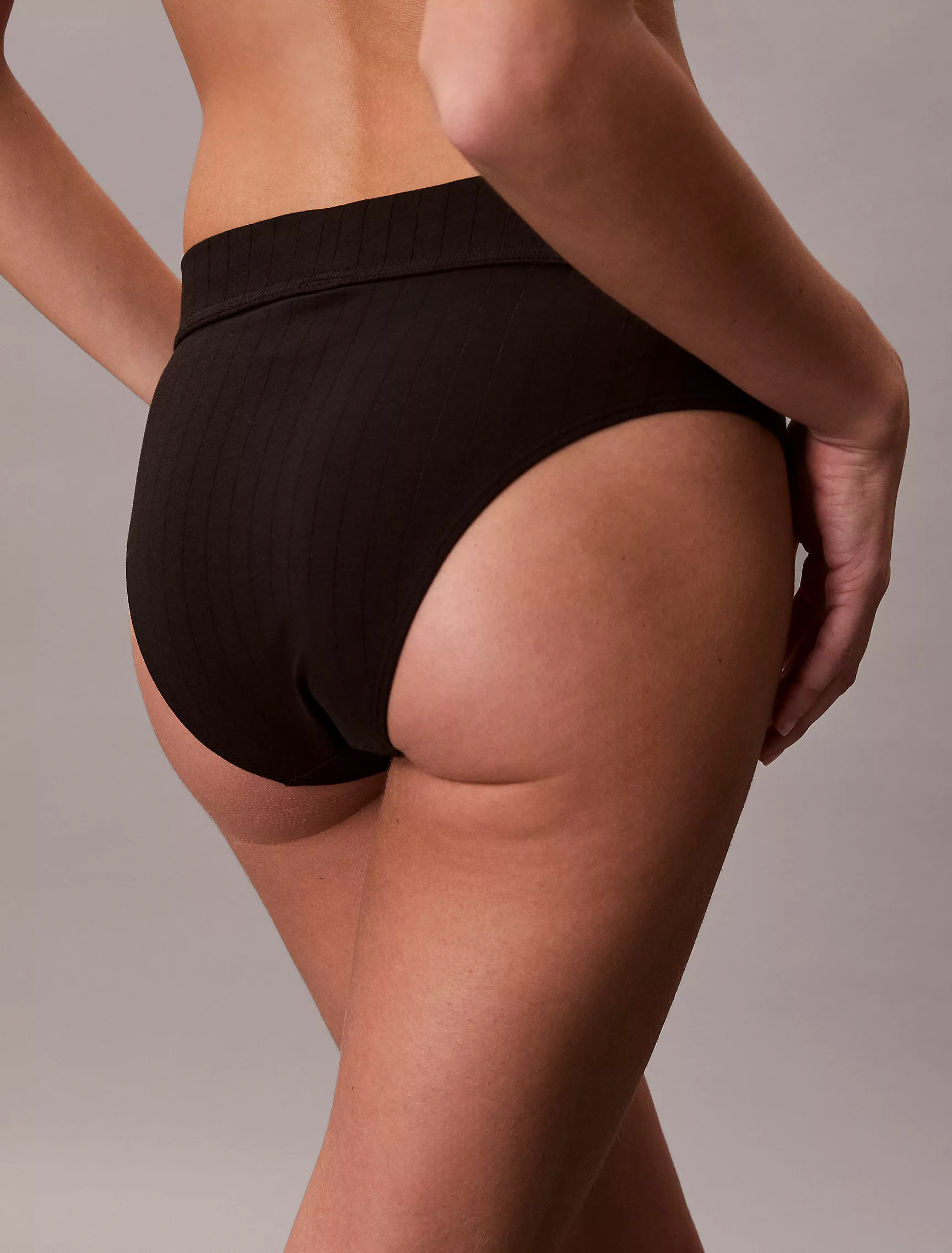 QF8815_UB1_alternate3