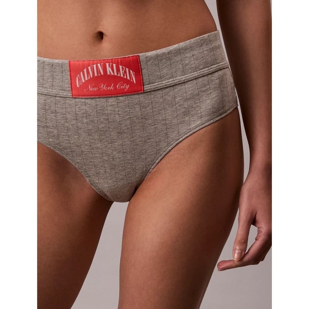 tw-11134207-820l7-mlk75oj31ptwc3