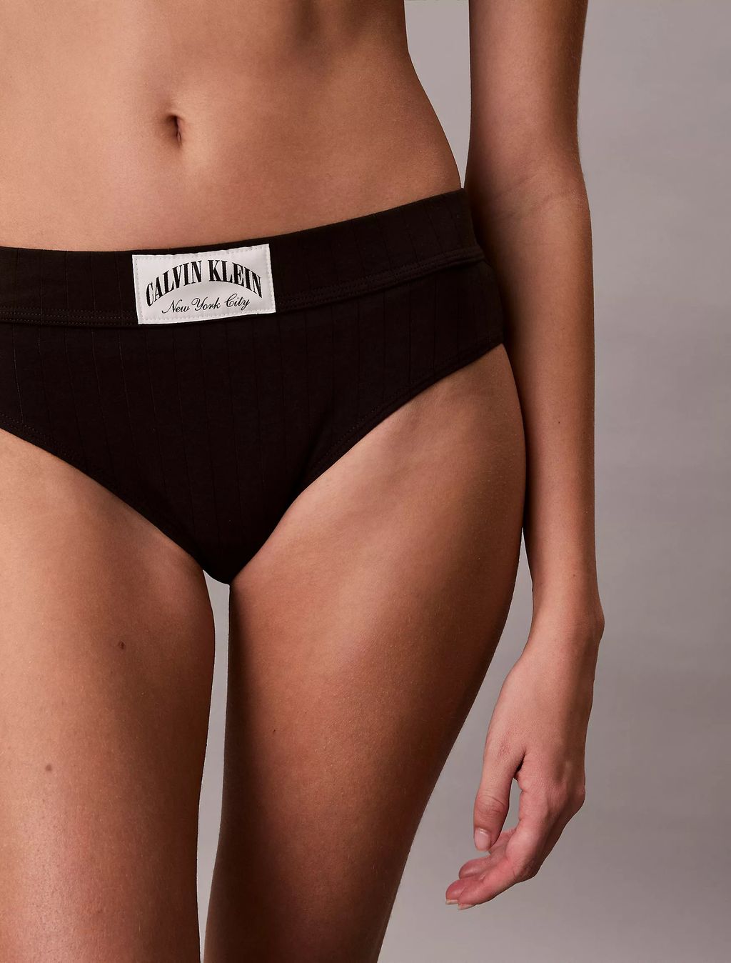 QF8815_UB1_alternate5