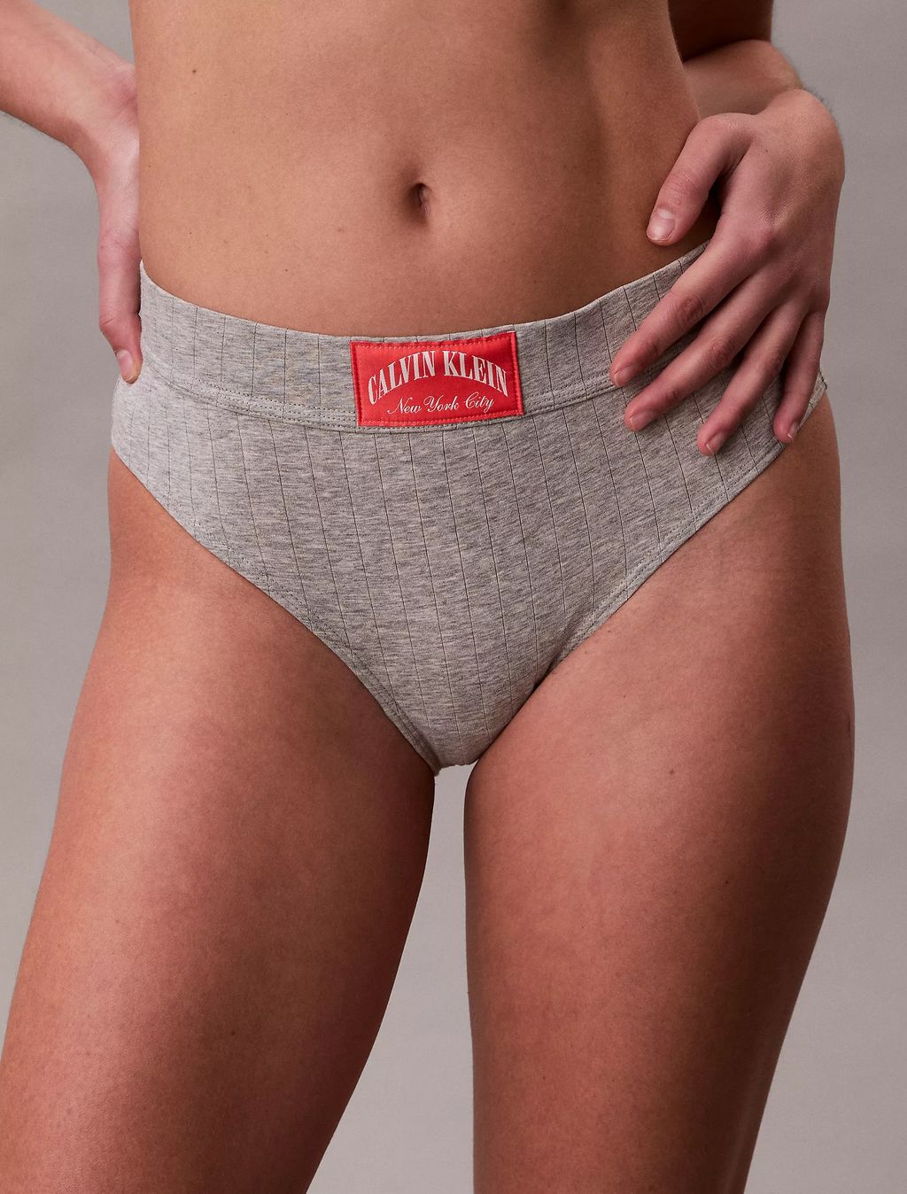 QF8815_P7A_alternate2