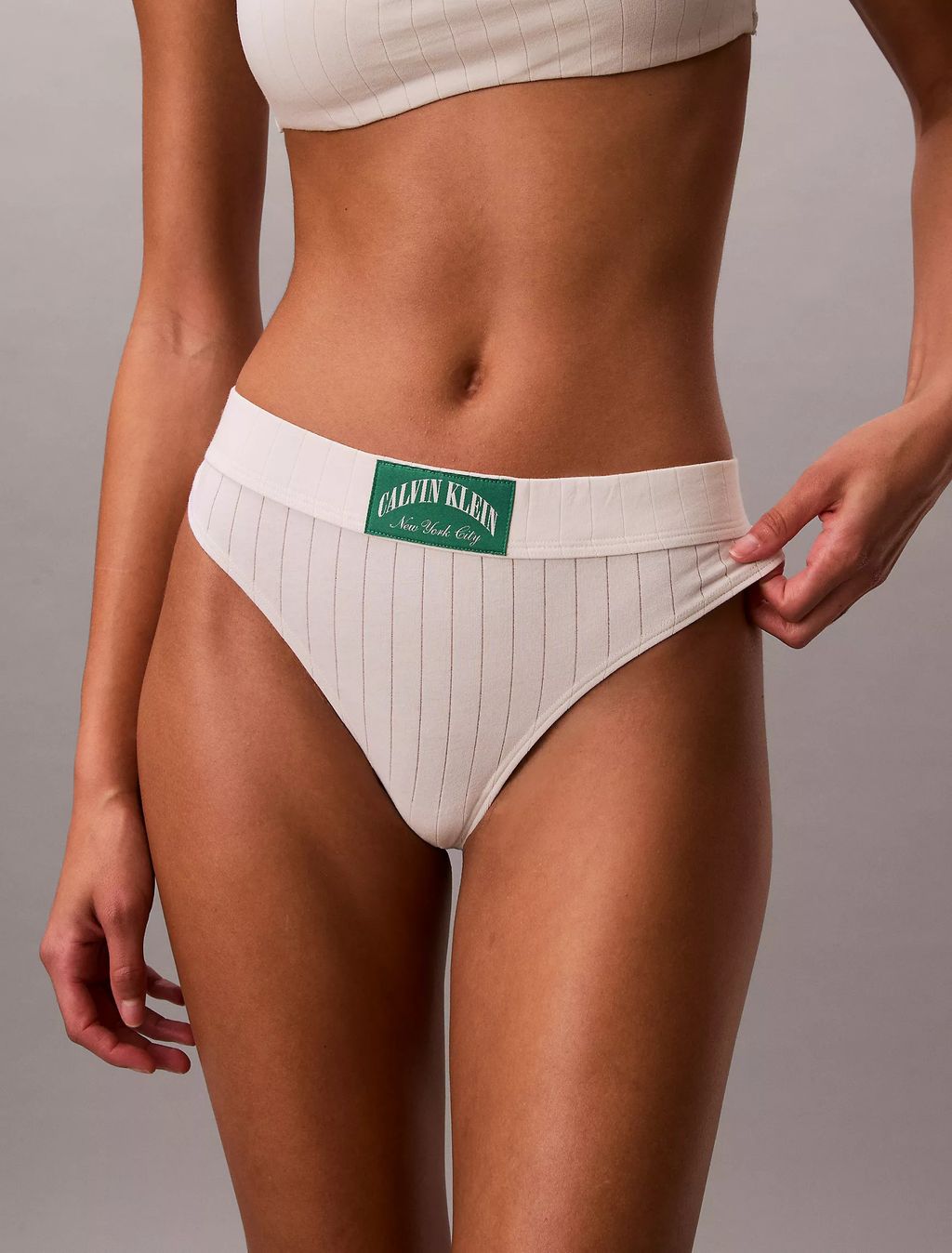 QF8711_YAS_alternate1