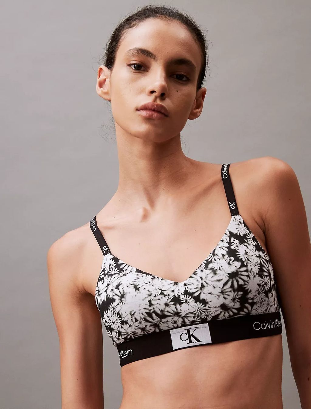 52267218_062_alternate4