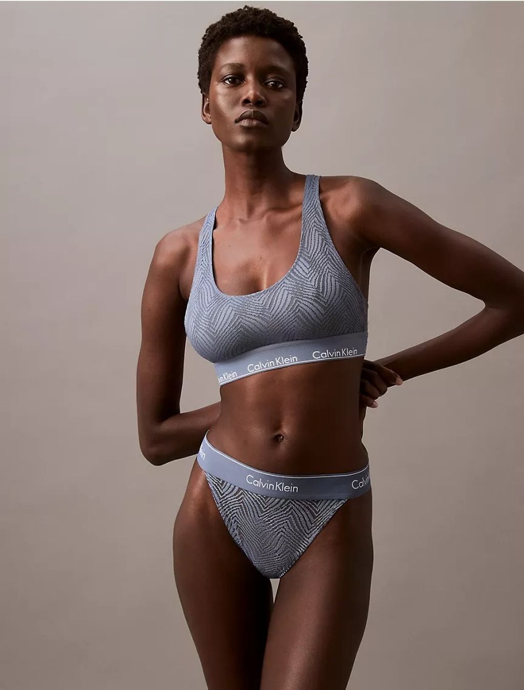 51477714_420_alternate4