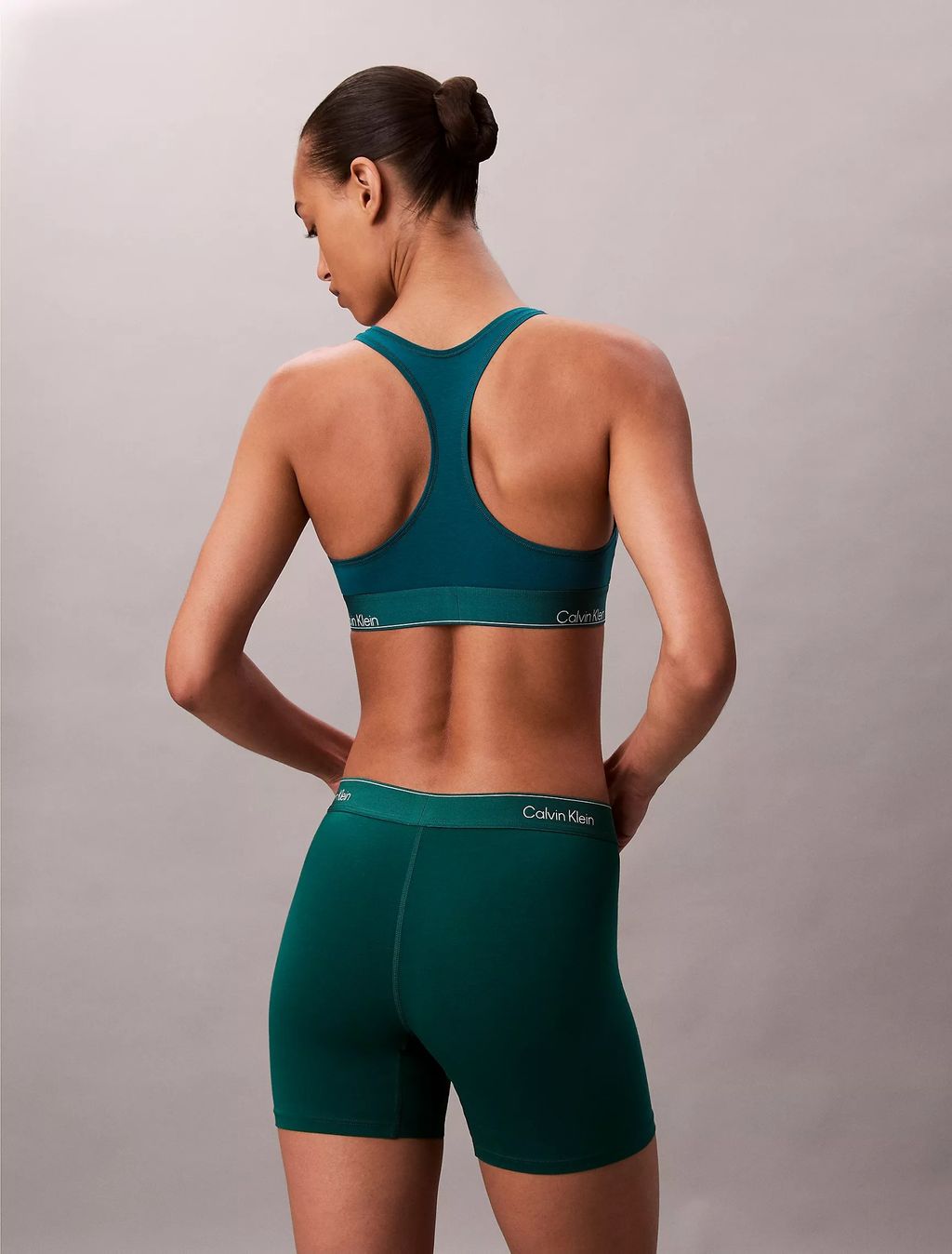 QF8528_IYE_alternate4