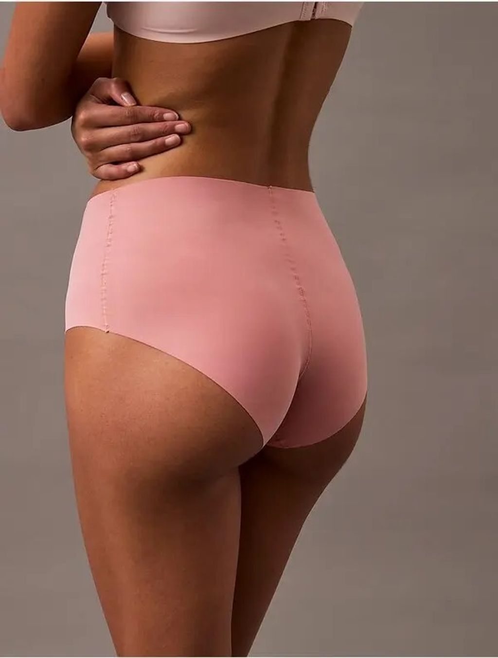 36770098luminous peach_174946105