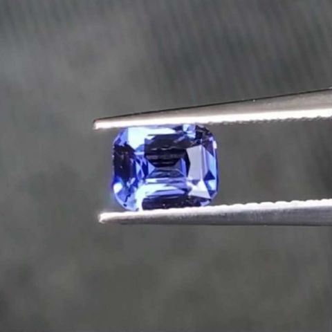 1.09克拉 天然無燒紫羅蘭藍寶石 AGTL