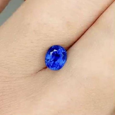 1.04克拉 天然皇家藍藍寶石 AIGS