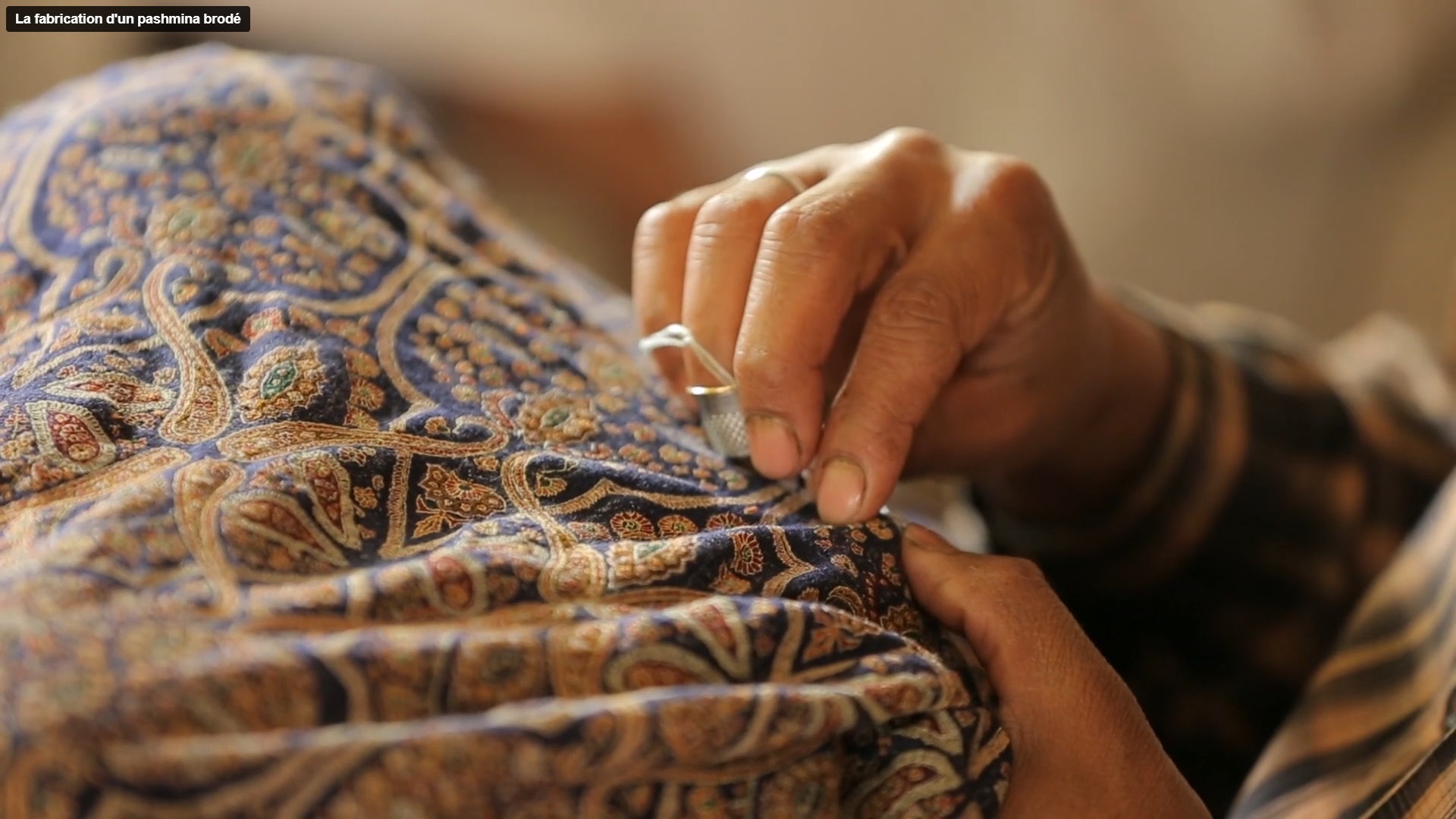 針線之間的文化積澱 Pashmina Hand Embroidery