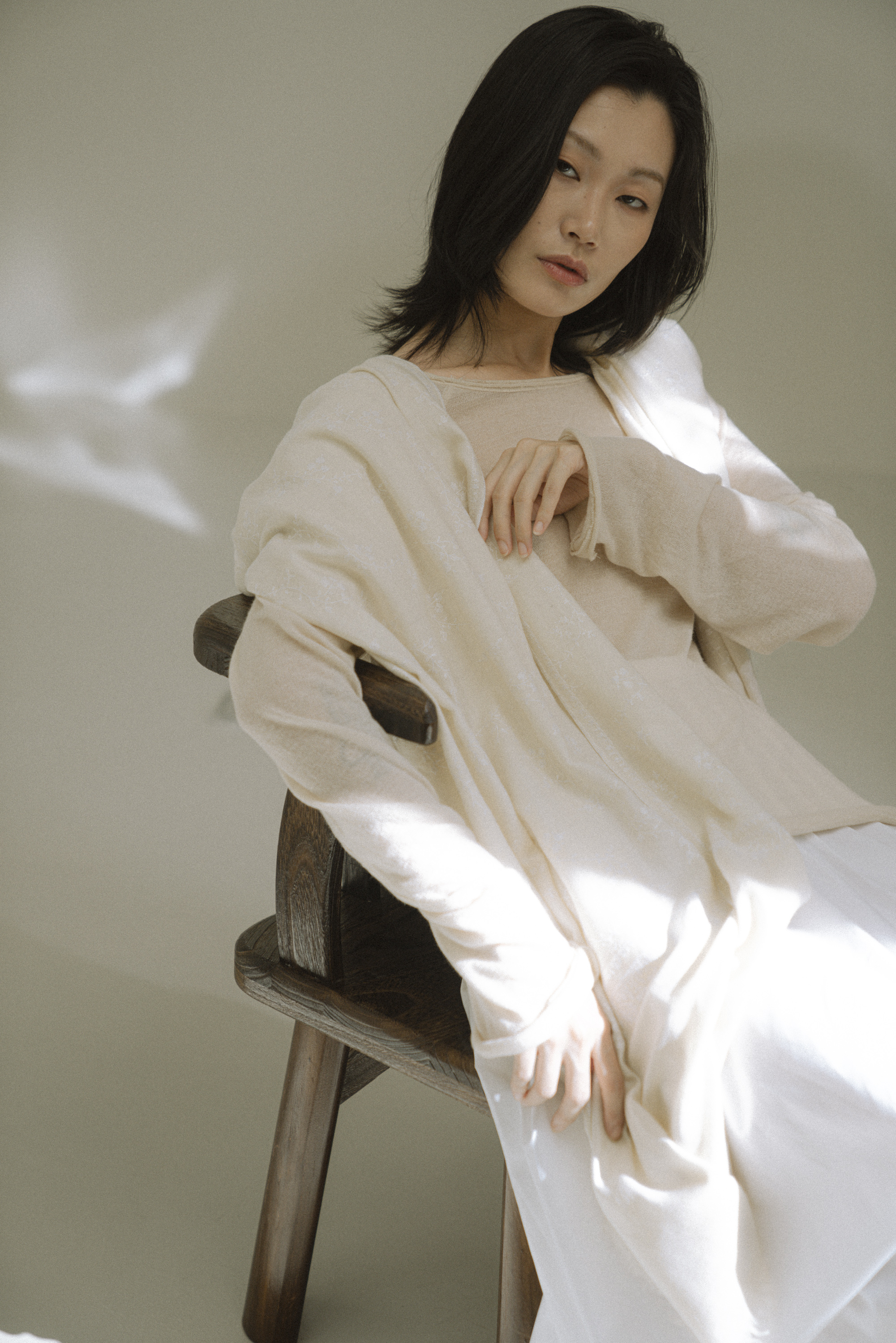 克什米爾羊絨披肩的 5 種經典穿搭指南