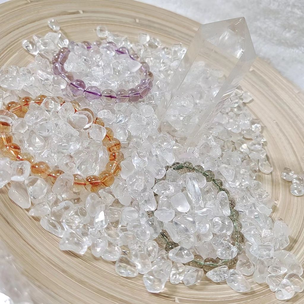 把水晶手串放在消磁石上