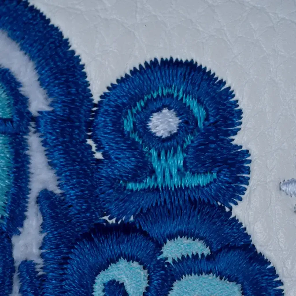 L.A.B._Y_Headcover_-_DF3_CloseUp