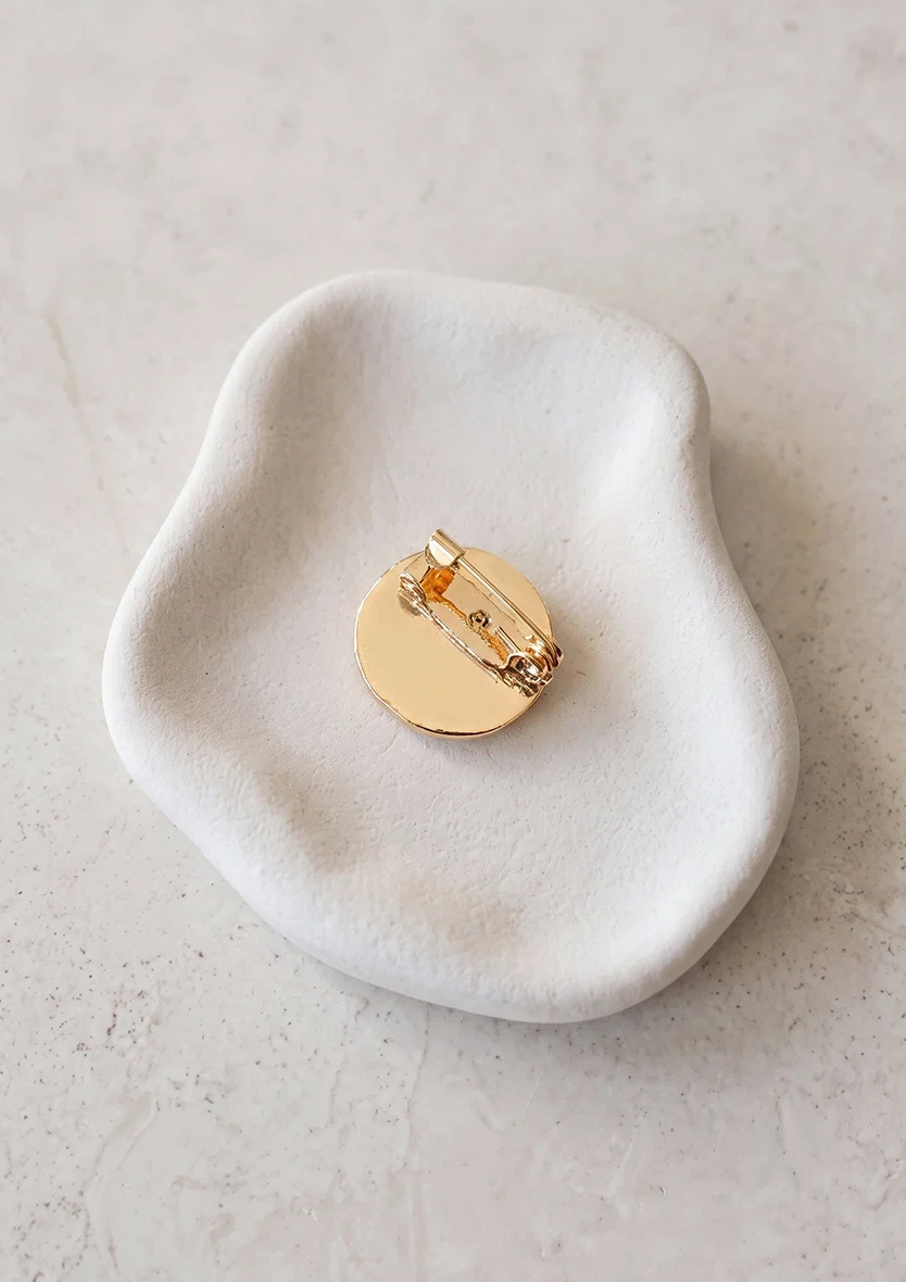 Bokitta Circle Brooch (1)