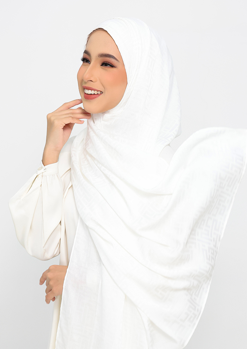 White-Monogram-Jacquard-2_0001_IMG-0960.JPG