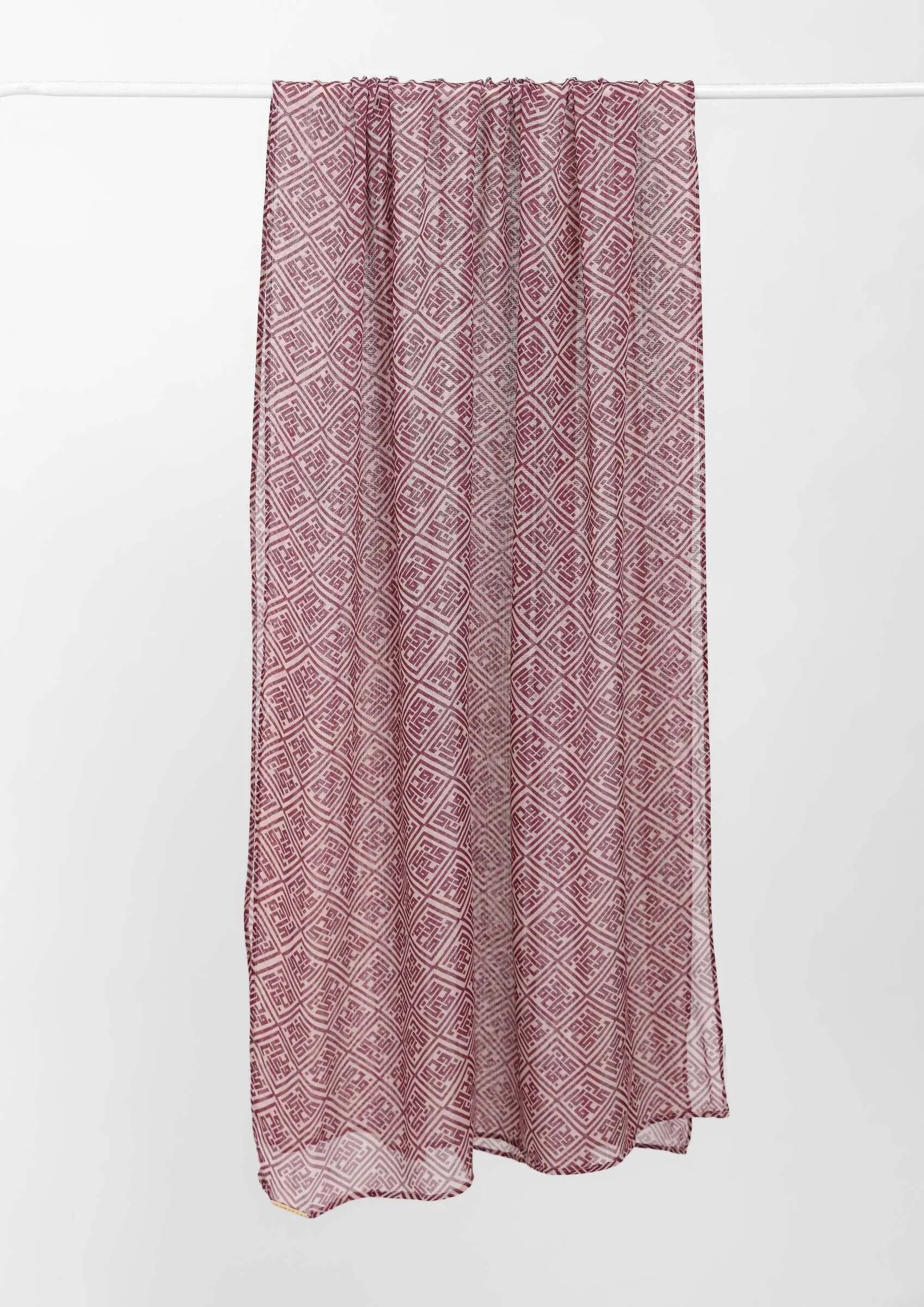 Shawl-Square-Monogram-04