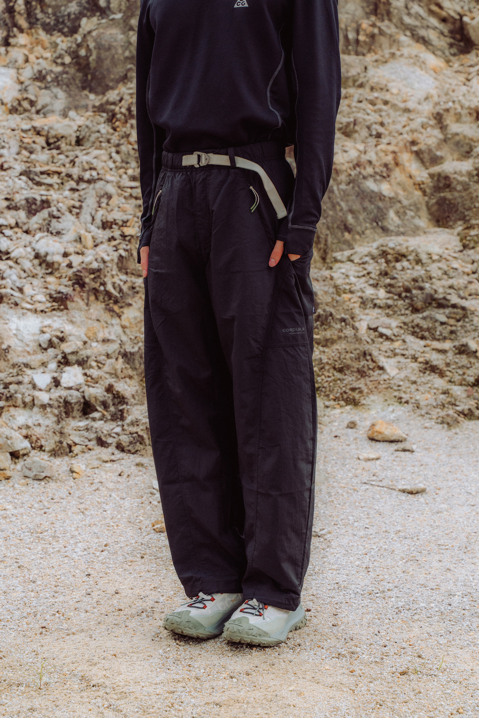 Curved Pants Black_3