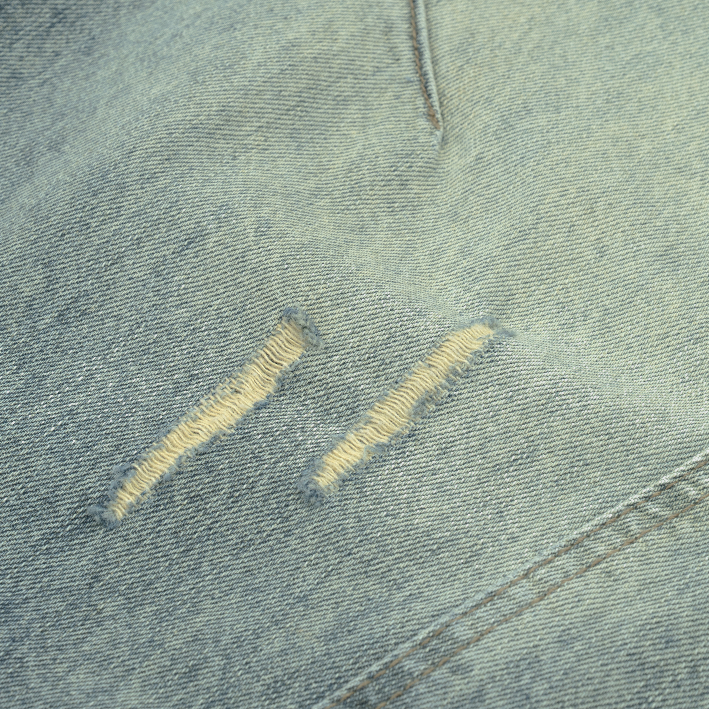 ID Patch Scimitar Jeans_CloseUp_2