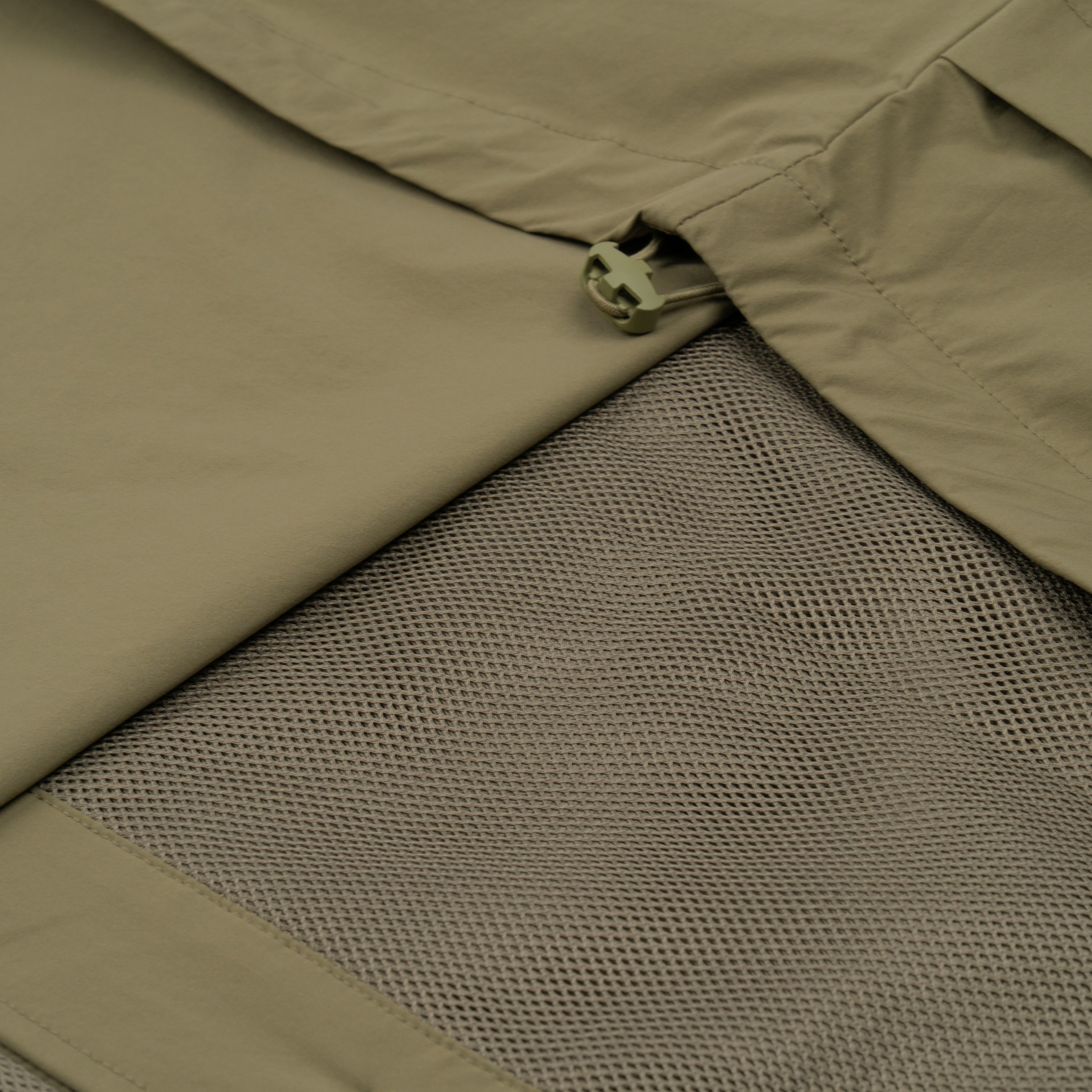 ID Patch Shirt (Khaki)_CloseUp_1