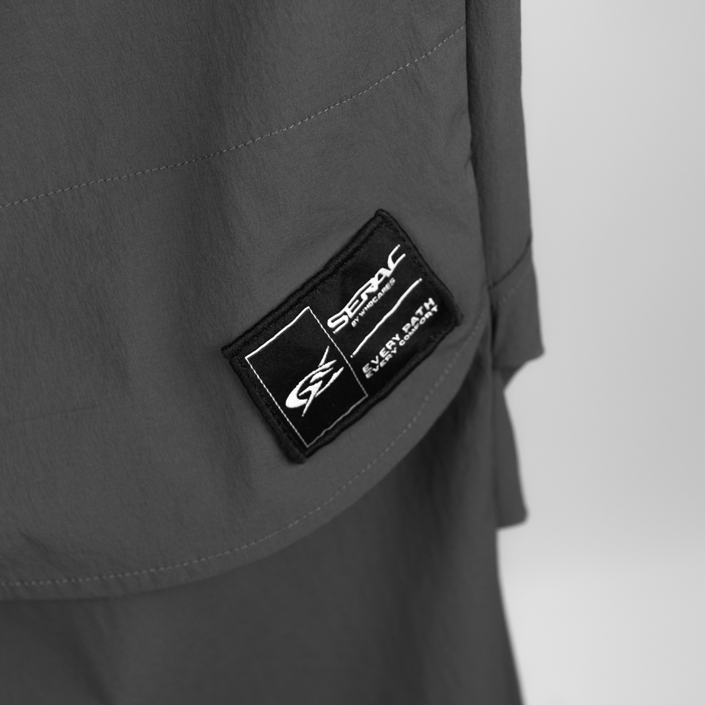 Pleats Curve Pants Close Up_5