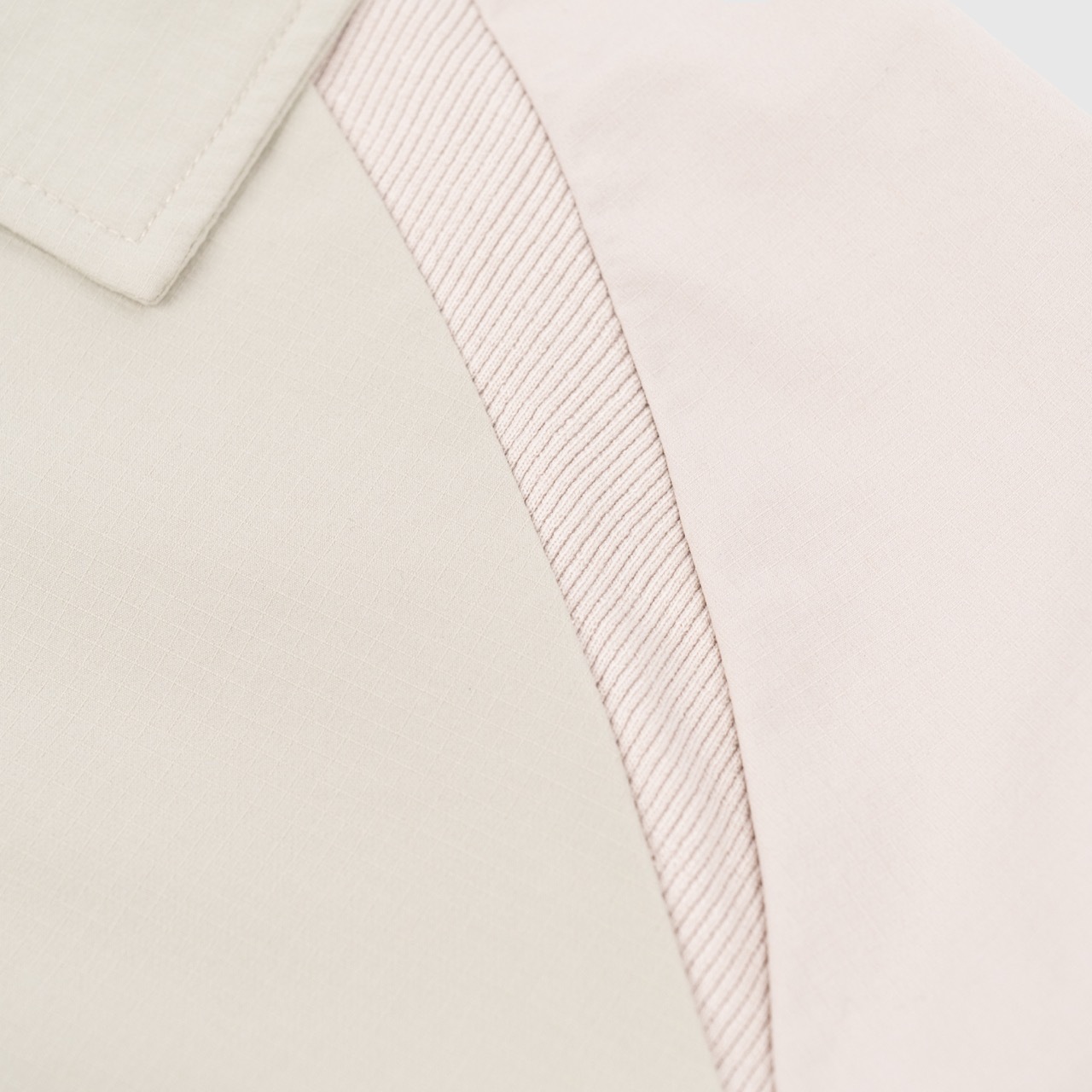 U8 Boxy Shirt (Khaki) CloseUp_03 Large