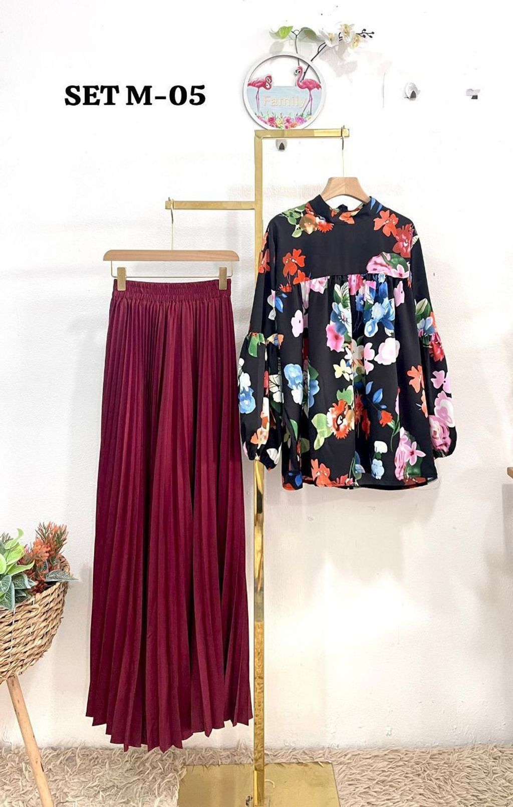 Set M-05 Skirt (Magenta) Blouse (Black)