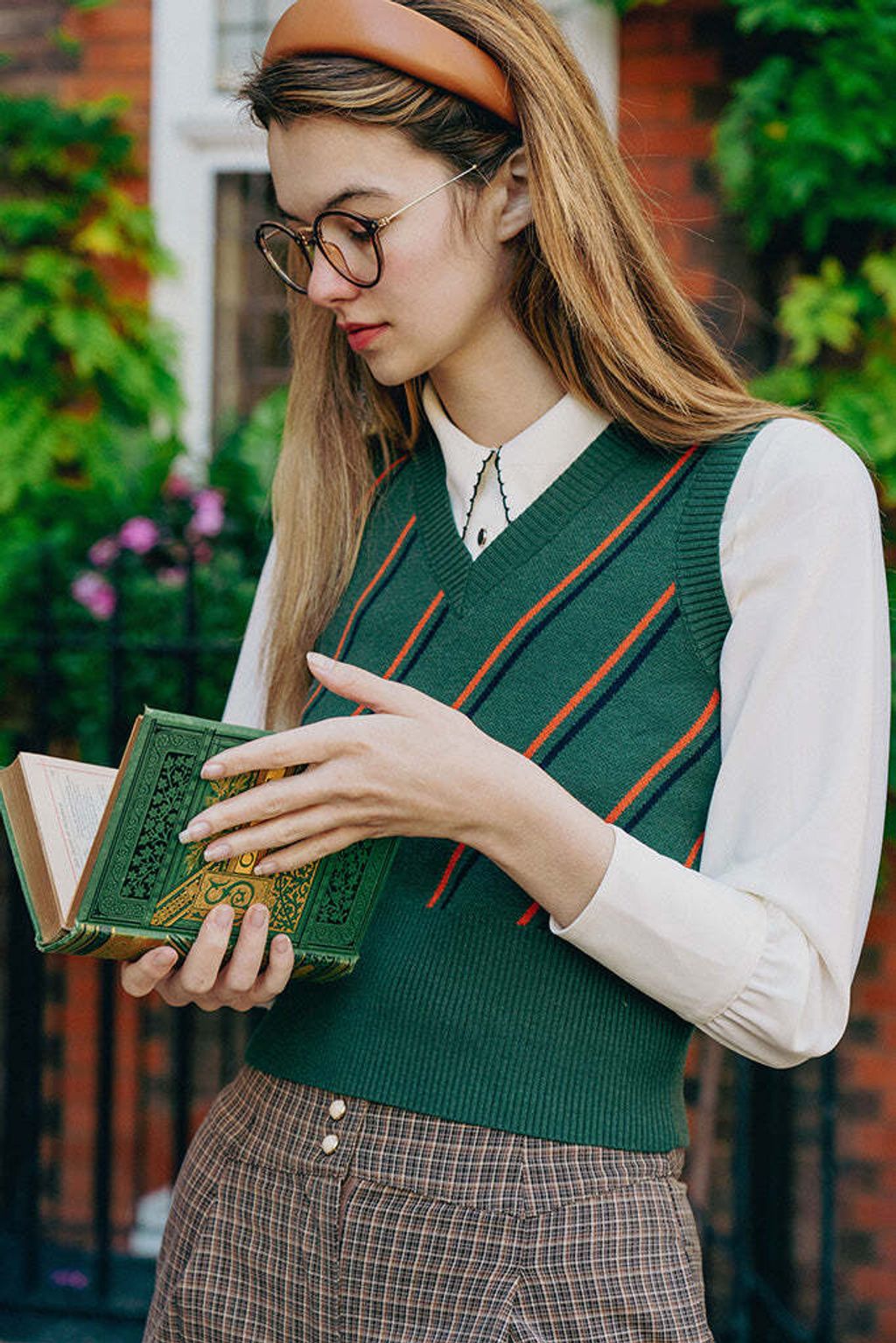 22AW-KNT-01-Little-College-Vest-Green-6.jpg?v=1693077846