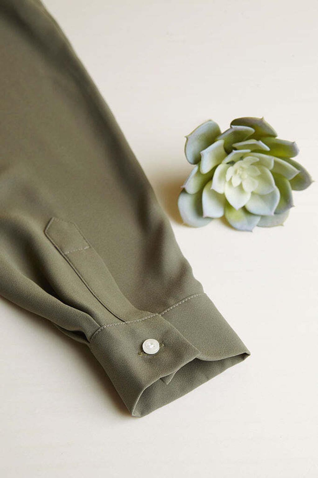 Mouret-Blouse-Olive14-1.jpg?v=1693068444