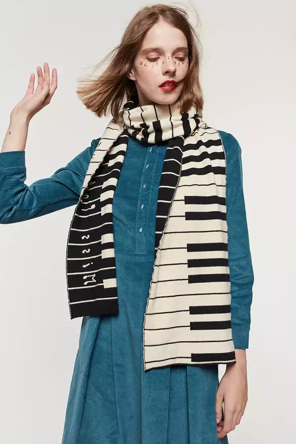 Dainty-Scales-Scarf-6