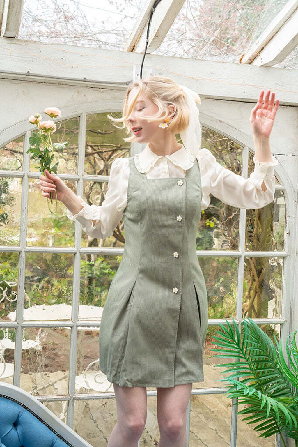 23SS-DGR-01-Daisy-Picnic-Dress-3-1