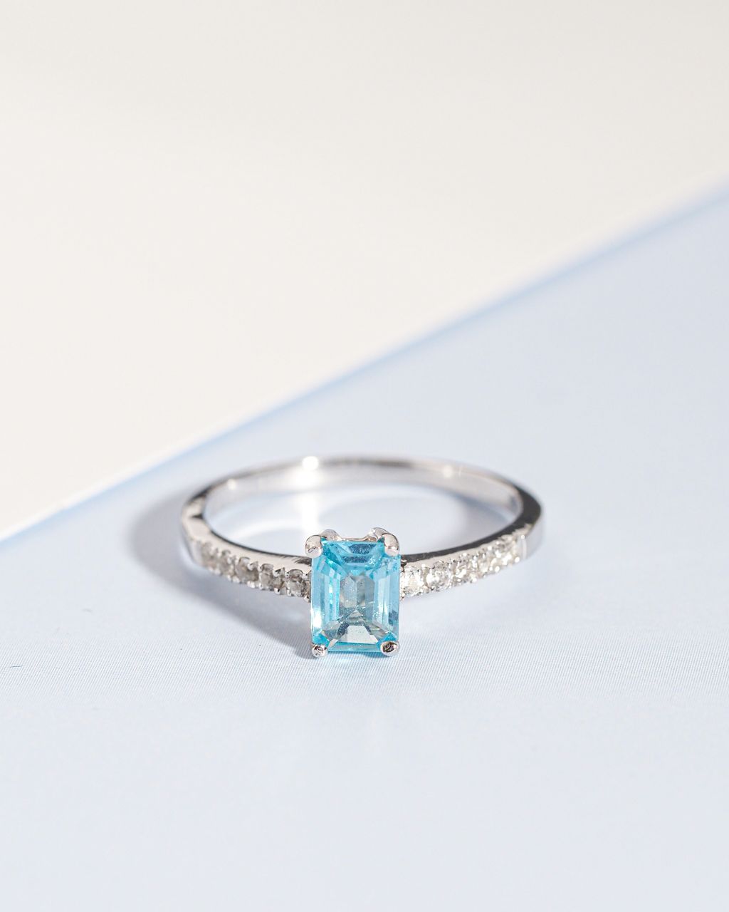 apatite ring axora