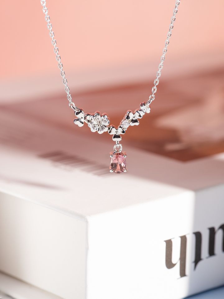 clover necklace axora