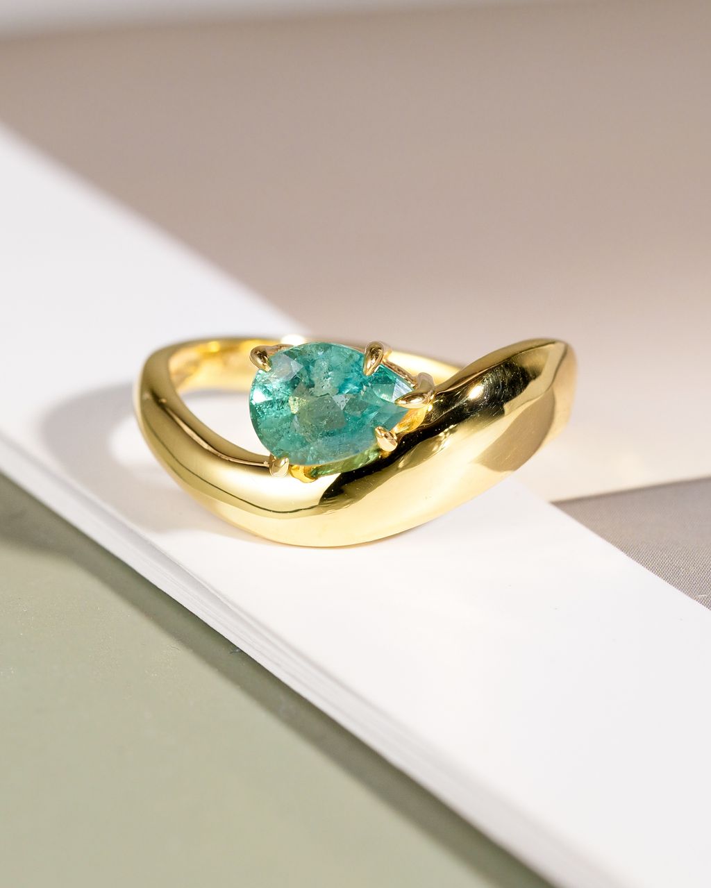 curve emerald 2
