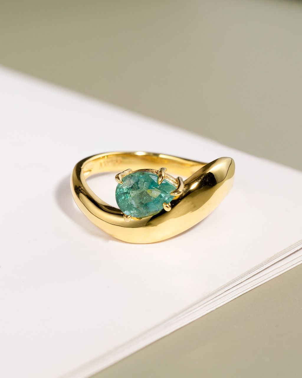 curve emerald 3