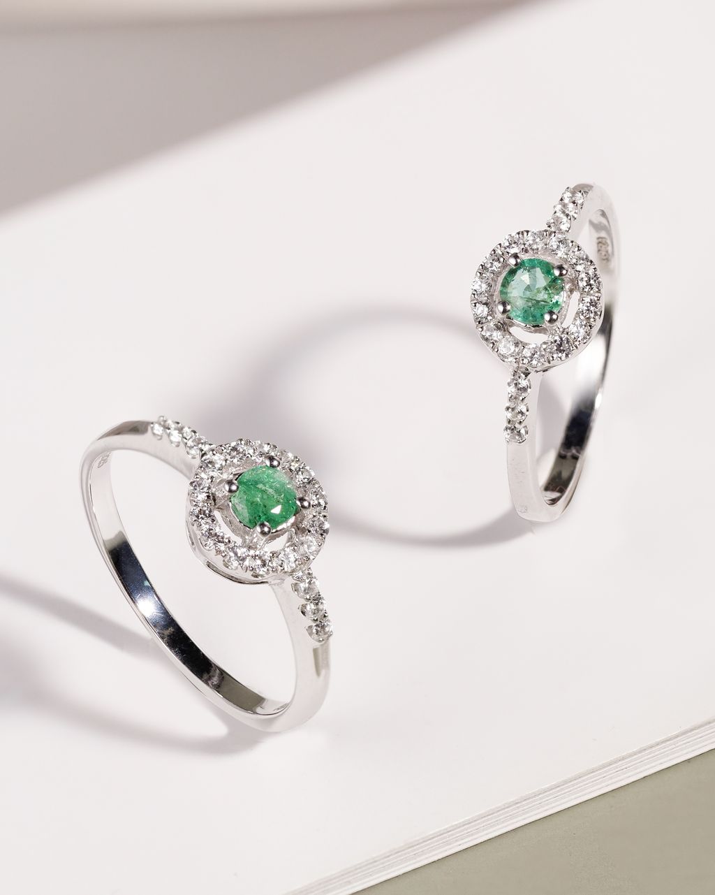 emerald ring axora