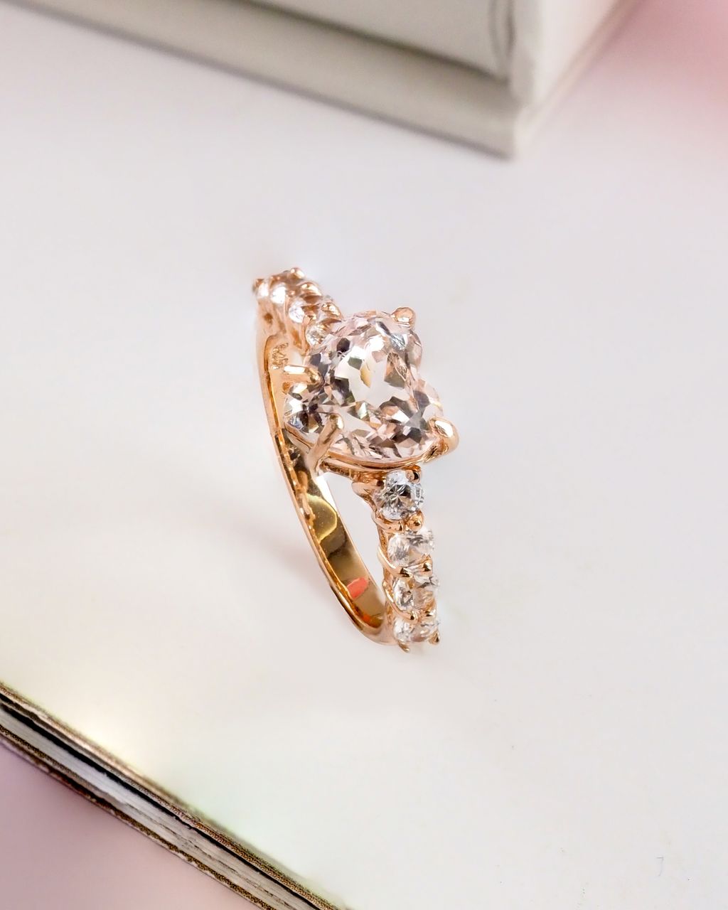 AXORA heart kunzite