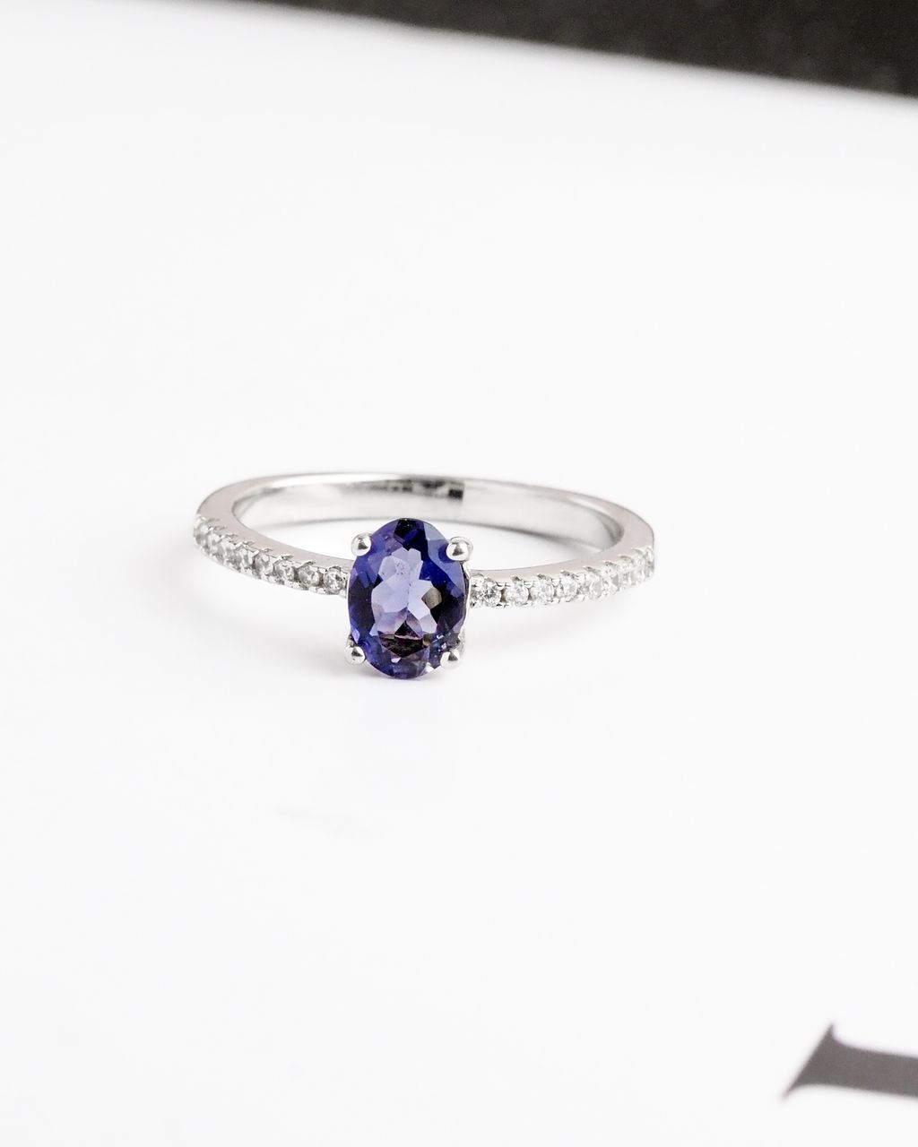 AXORA iolite4