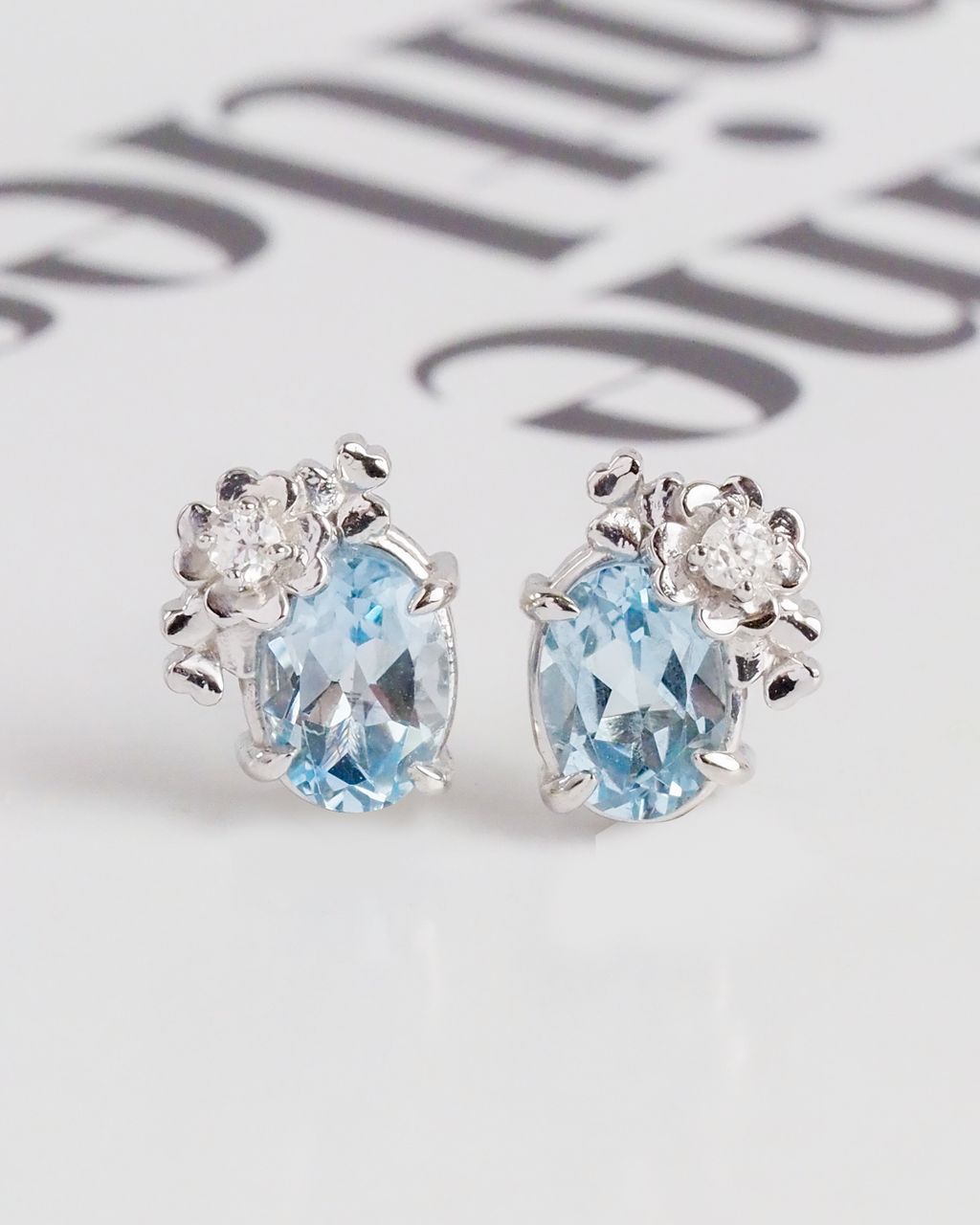Axora clover earrings