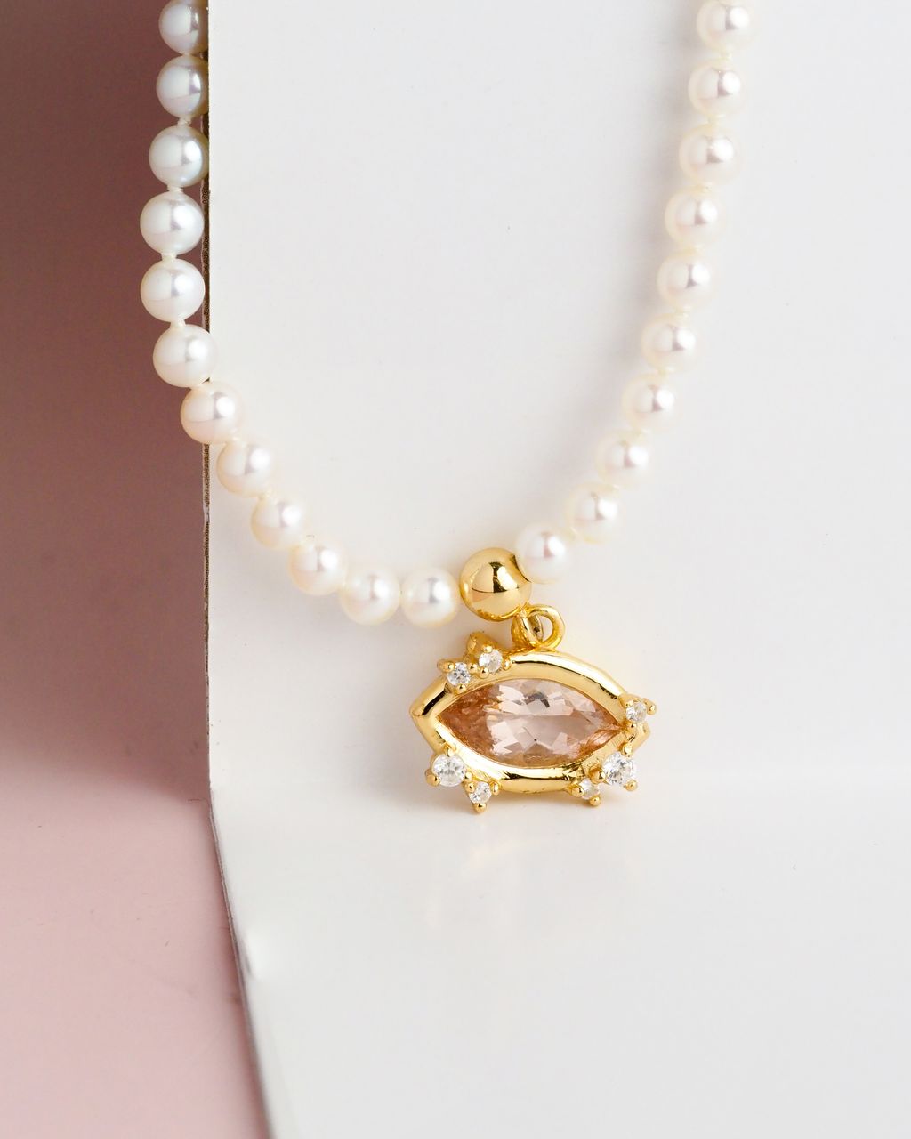 AXORA Pearl necklace