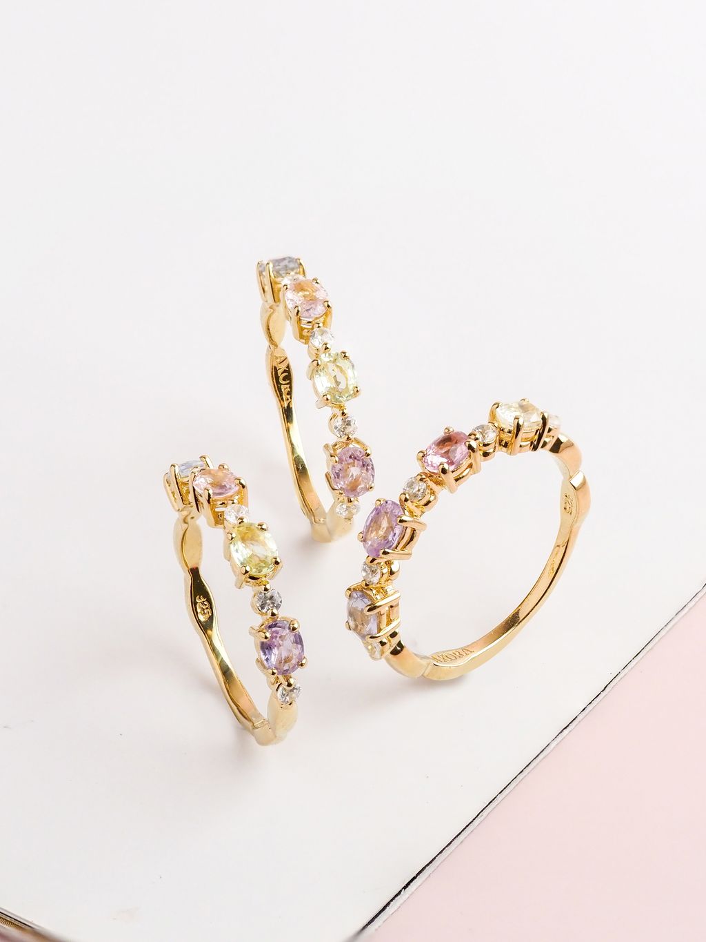 AXORA fancy sapphire band