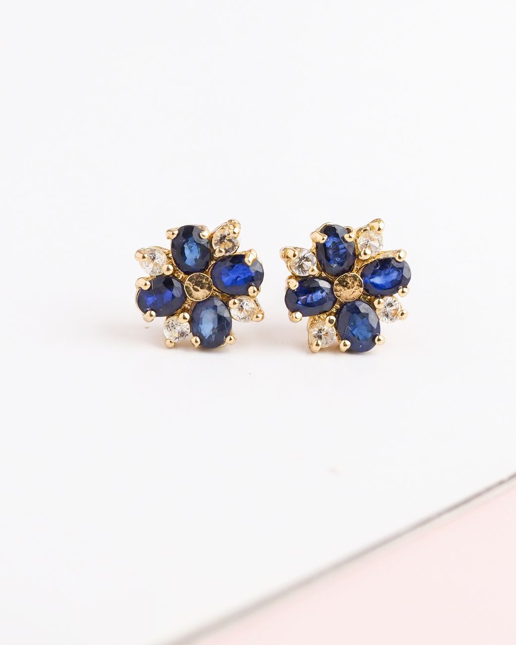 AXORA blue sapp earrings